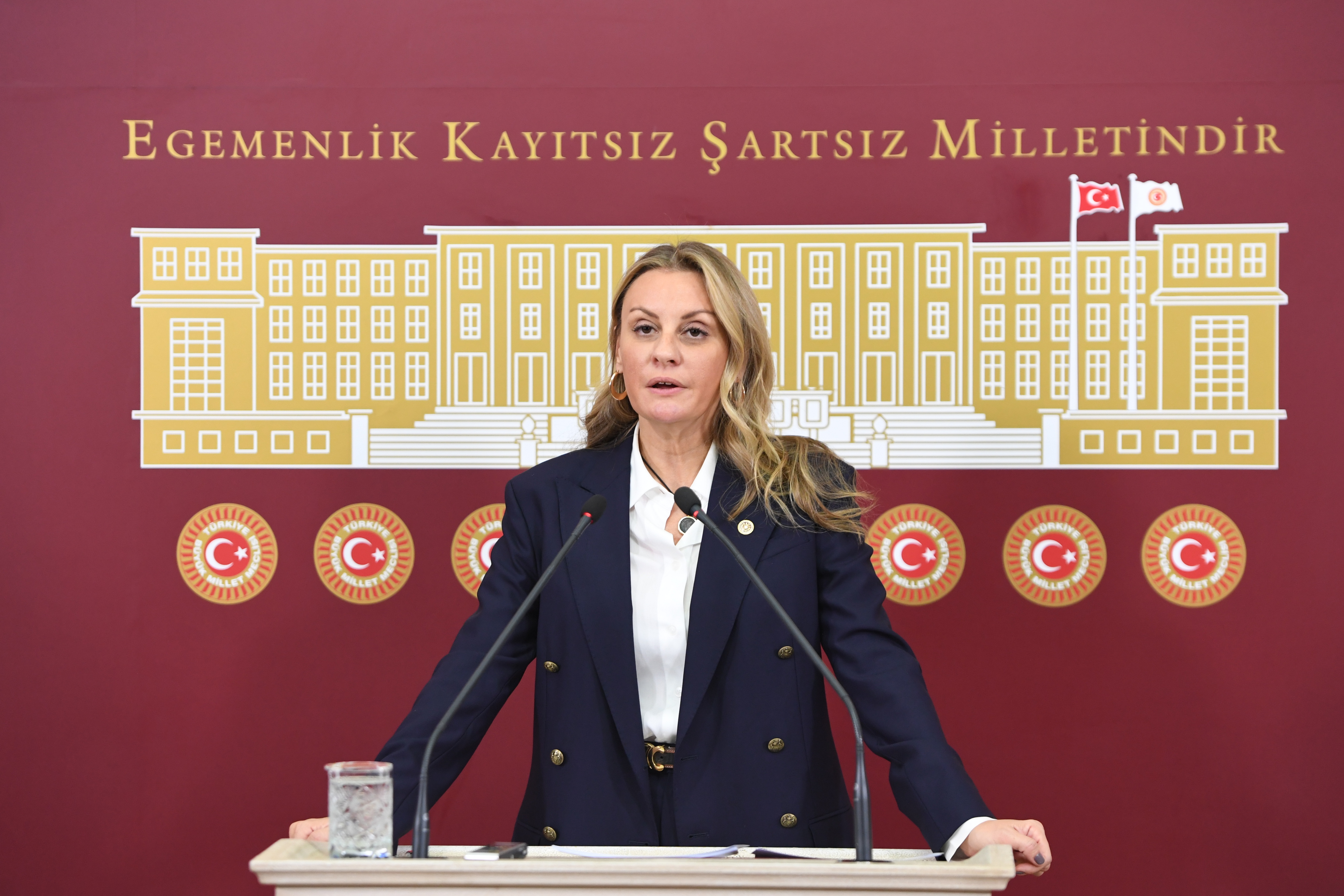 İzmir'e Hak Ettiği Yatırımlar Gelmiyor